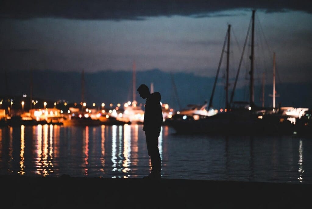 7 Kritik Hata Marmaris Marina çevresinde gece saatlerinde oluşan kararsızlık ve aceleci seçim hissi